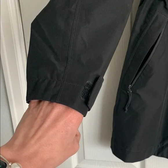 The North Face Black Ski & Snow Jacket - Picture 6 of 12